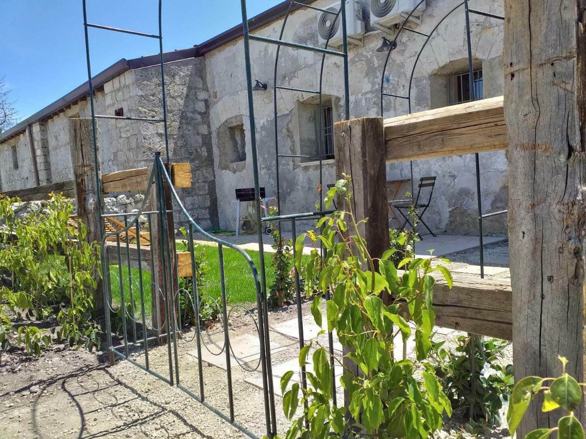 Gibbesi Country Farm Piccolo Cottage Naro Εξωτερικό φωτογραφία